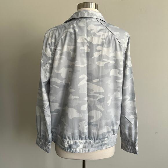 Chico's Zenergy Camo Mix Jacket UPF 50 Frosted Gray Chico's 1 Medium 8 NWT - Picture 7 of 10